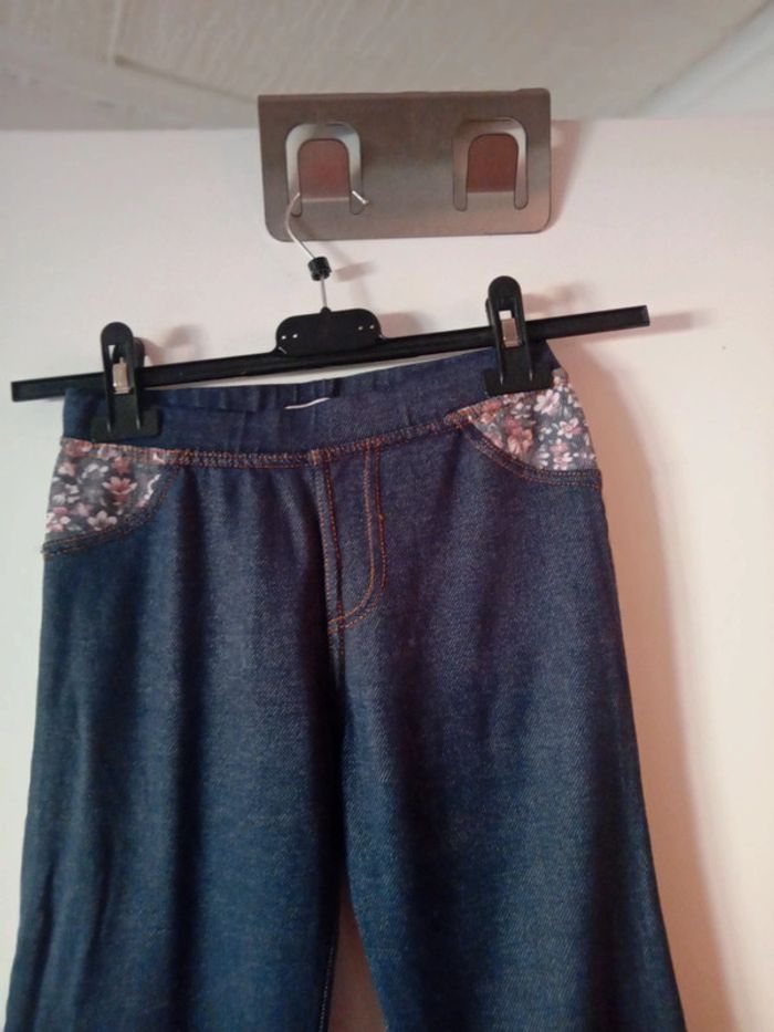 Joli legging bleu. Taille 9 ans - photo numéro 2