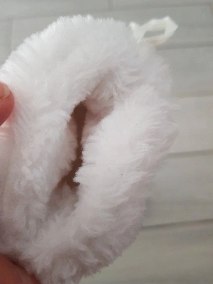 Bottines fourrées  neuve 3/6mois - photo numéro 4