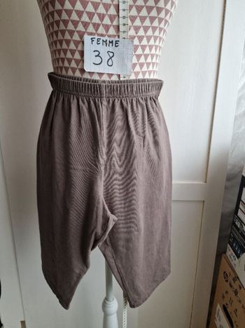 Leggings, marron, taille haute, longueur corsaire 53cm,en très bon état,en coton & elasthanne