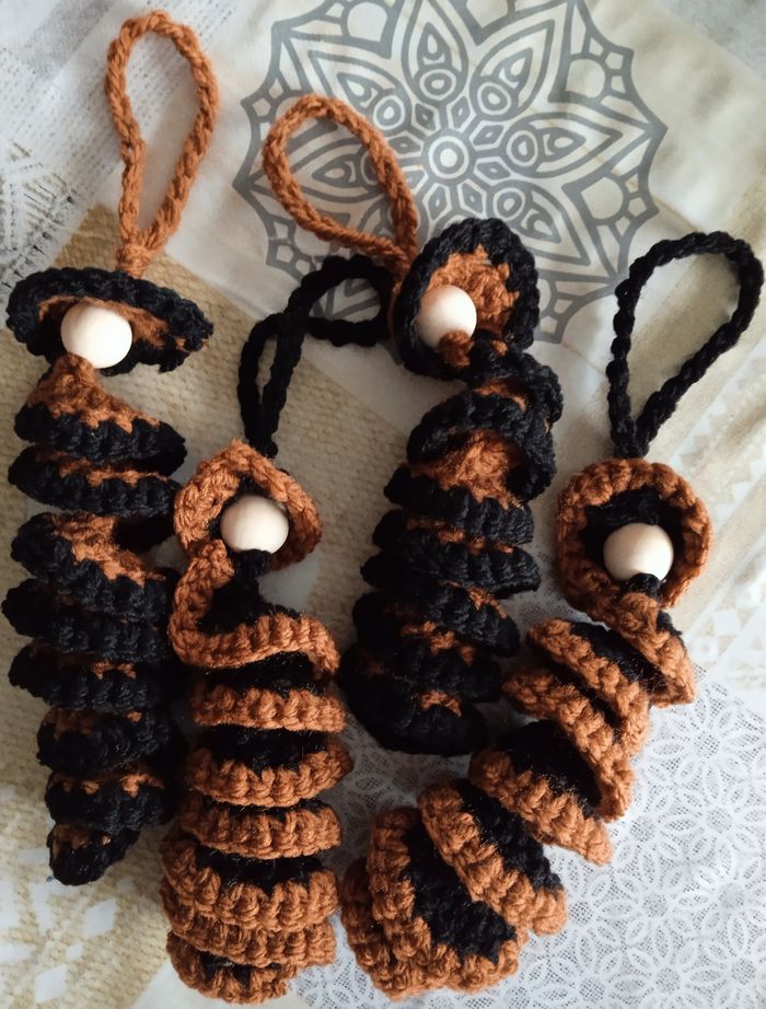 Chenilles/poupées crochet halloween - photo numéro 3