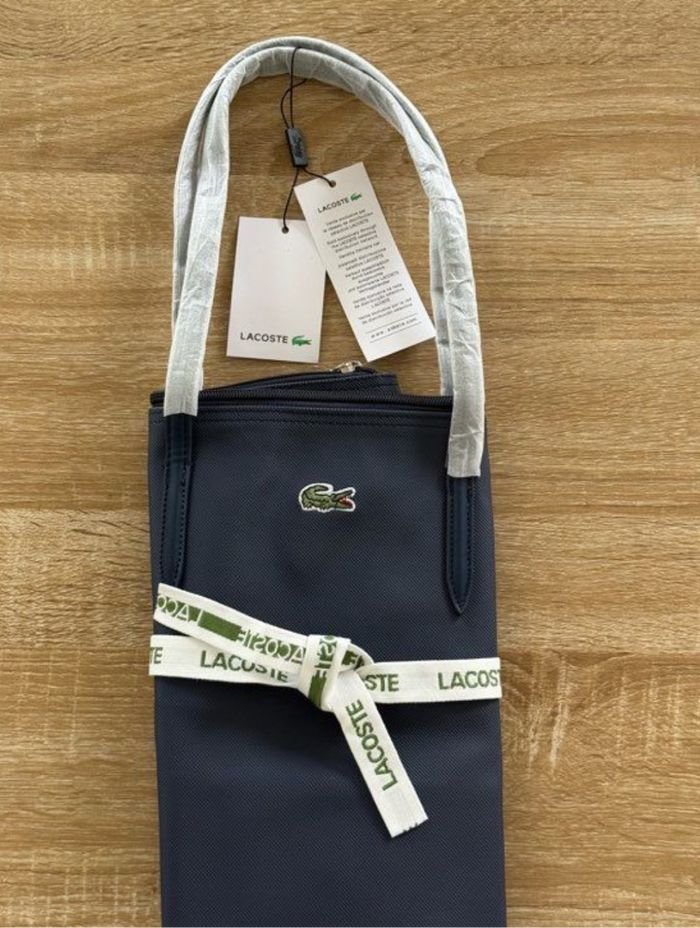Sac Lacoste bleu Marine taille L neuf avec étiquette - photo numéro 2