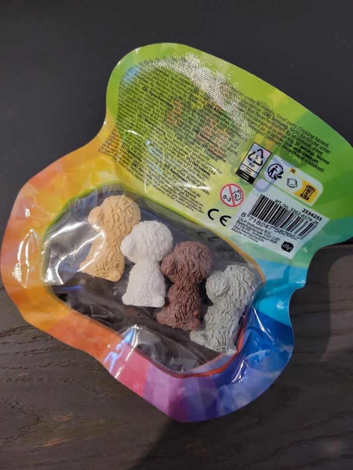 Figurines chien en gomme ! - photo numéro 2