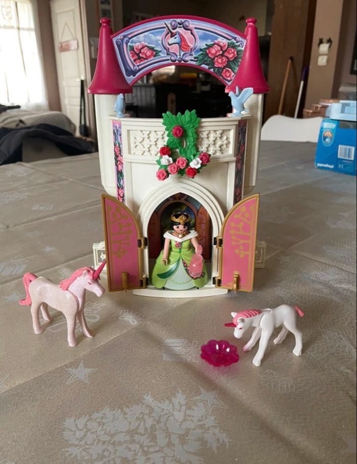 Lot Playmobil Fairies Donjon de la licorne transportable n°4777