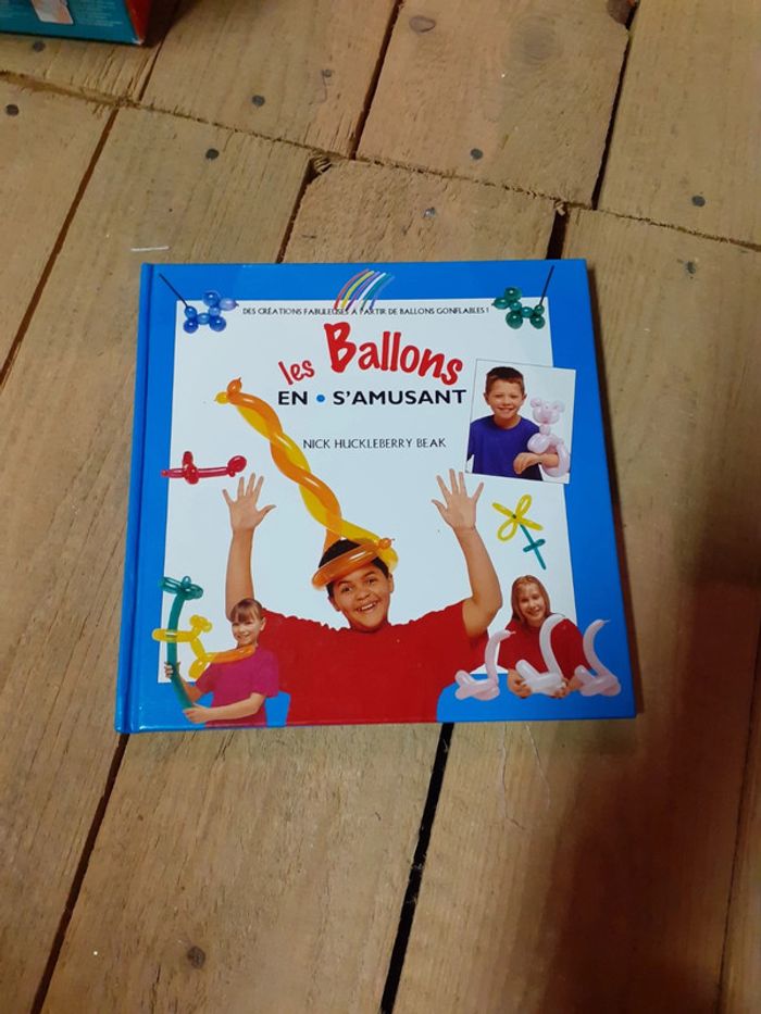 livre les ballons en s'amusant