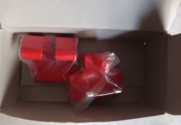JBL Spark Rouge Enceinte Stéréo Sans Fil Bluetooth + Crochet + adaptateur prise - photo numéro 6