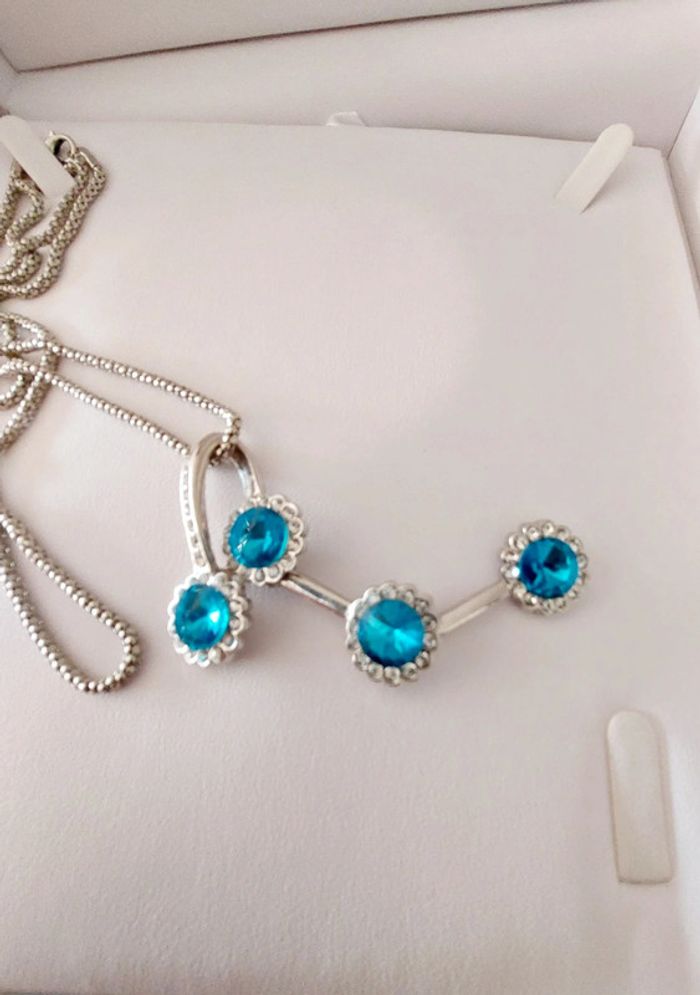 Très beau collier fantaisie argenté turquoise - photo numéro 3