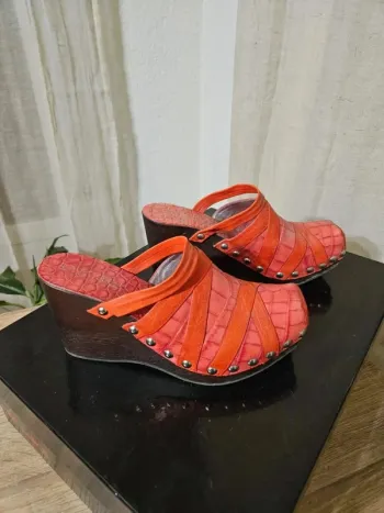 Sandales-Mules Free Lance Taille 38 - Rouge Vif & Détails Cloutés - Très Bon État !