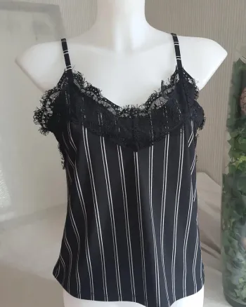 Top noir et blanc "Jennyfer" taille S