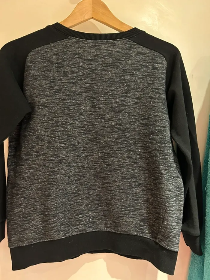 Pull / Sweat Kiabi bicolore gris & noir – Taille 12 ans - photo numéro 2