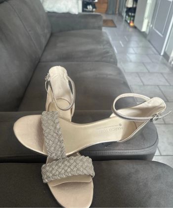 Sandale à talons