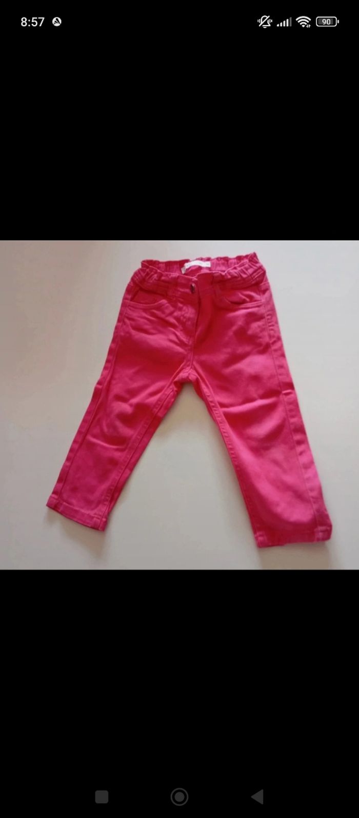 Lot de vêtements fille 5 articles : 2 pantalons identiques, 1 gilet, 1 jupe, 1 petit haut à bretelles - photo numéro 2