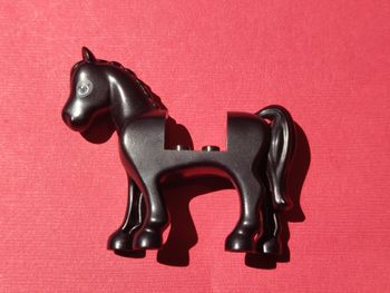 Cheval noir Lego - vrai Lego