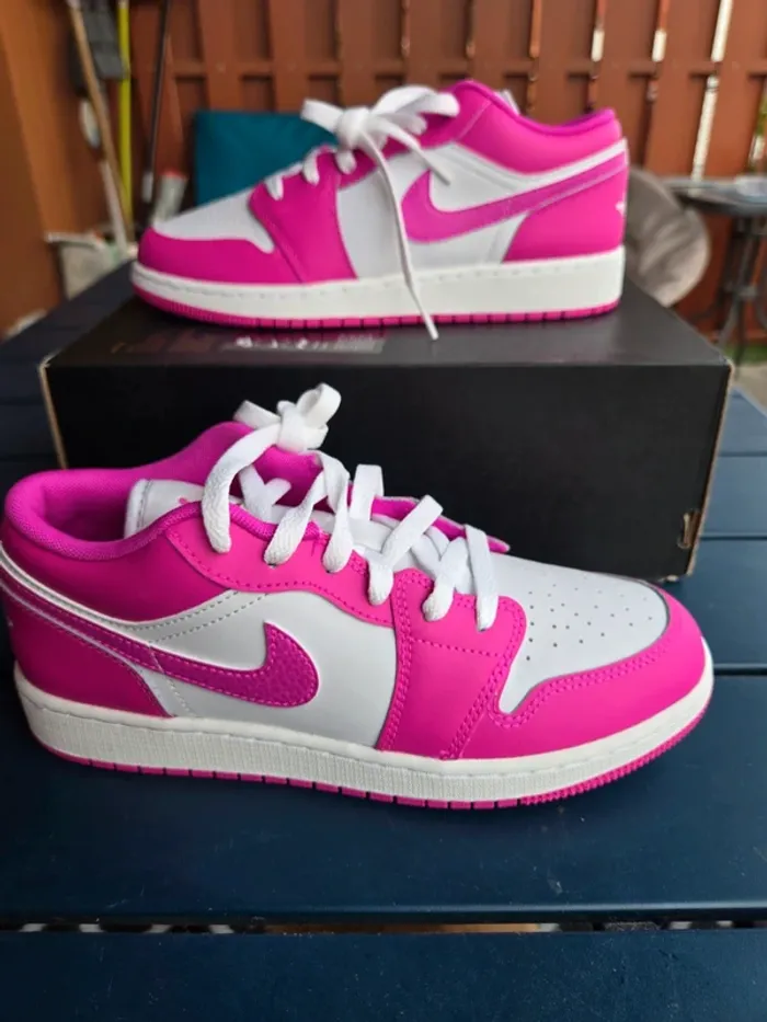 Nike air Jordan 1 low rose fuchsia neuves taille 38,5 - photo numéro 2