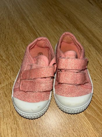 Chaussures basket rose taille 20 en bon etat