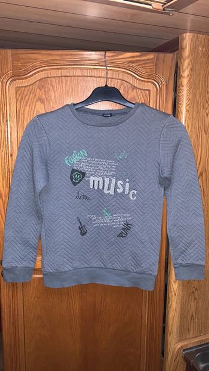T shirt/pull fin manche longue 10 ans