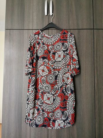Robe à motifs géométriques