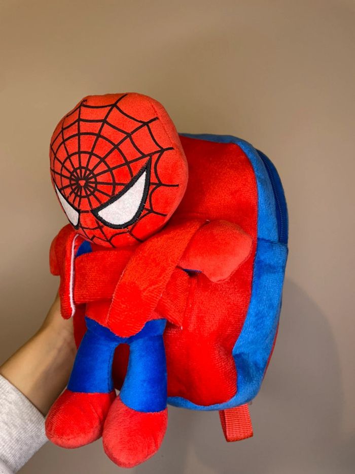 Sac à dos en peluche Marvel Spider Man - photo numéro 13