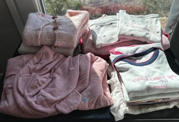 Lot de 14 vêtements taille 23/24mois