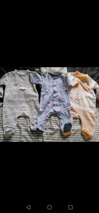 Lot 3 pyjamas