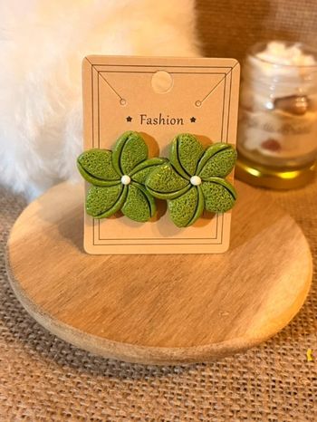 pouce d'oreille fleur 