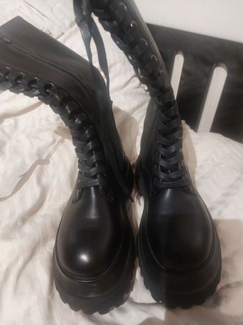 Botte haute lasset et fermeture eclaie