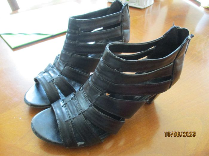 Chaussures ouvertes P. 37 - photo numéro 2
