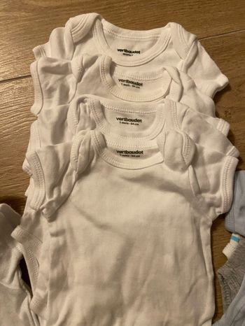 Caisse complète vêtements 1-3 mois (plus de 100 articles)