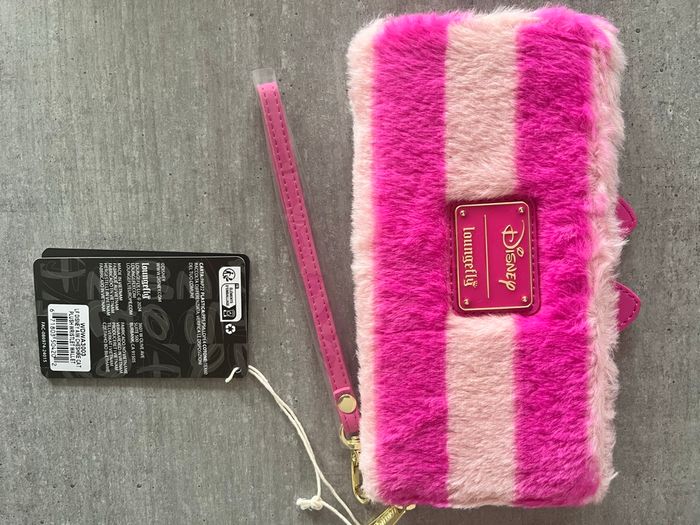 Portefeuille Loungefly Disney le chat du Cheshire - photo numéro 9