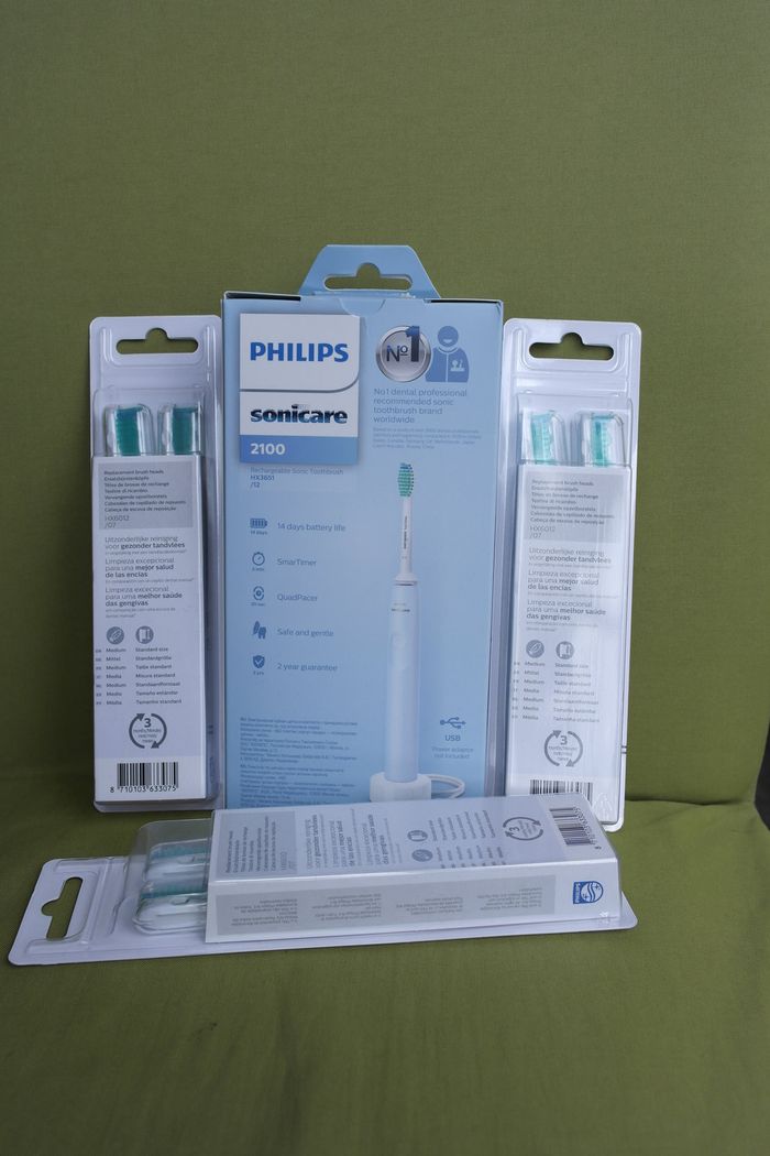 lot brosse à dents Sonicare + 3 têtes