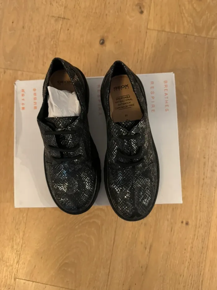 Chaussures enfants Geox J. Casey noir neuve taille 31 - photo numéro 3
