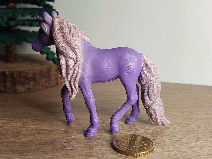 Figurine jeune licorne lilas Schleich Animal imaginaire Bayala - photo numéro 3