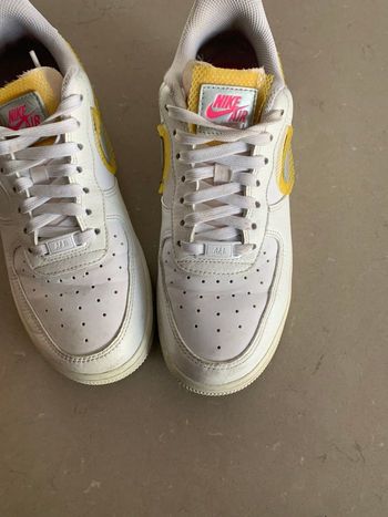 baskets Nike Air Force1 pointure 40