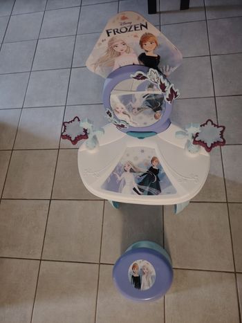 Coiffeuse reine des neiges