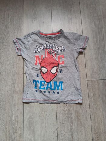 T-shirt Marvel taille 8 ans