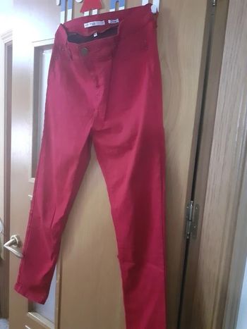 Pantalón rojo slim