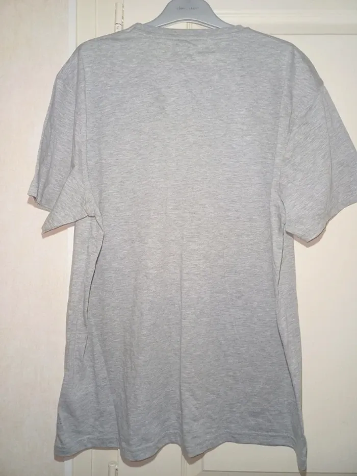 T-shirt Official Product - photo numéro 2