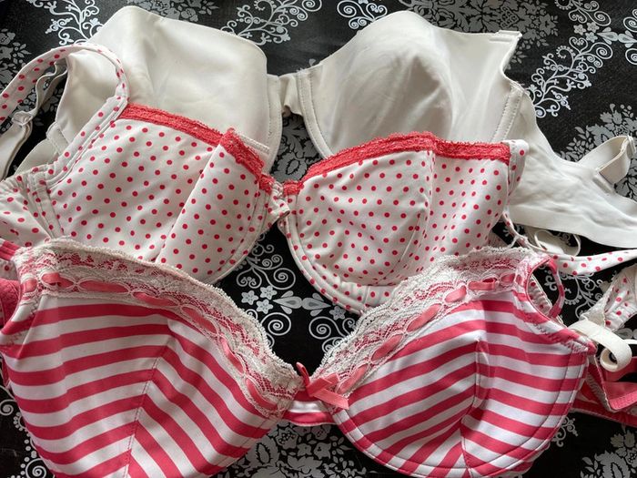 Lot de 3 soutiens gorge blanc et rose 90C