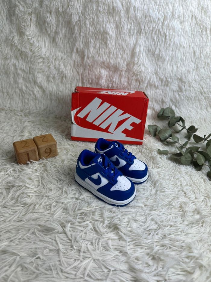 Paire de basket Nike Dunk low concord taille 19,5 - photo numéro 1