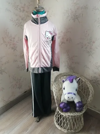 Ensemble de jogging veste rose et jogging gris / hello kitty-domyos / (8ans)