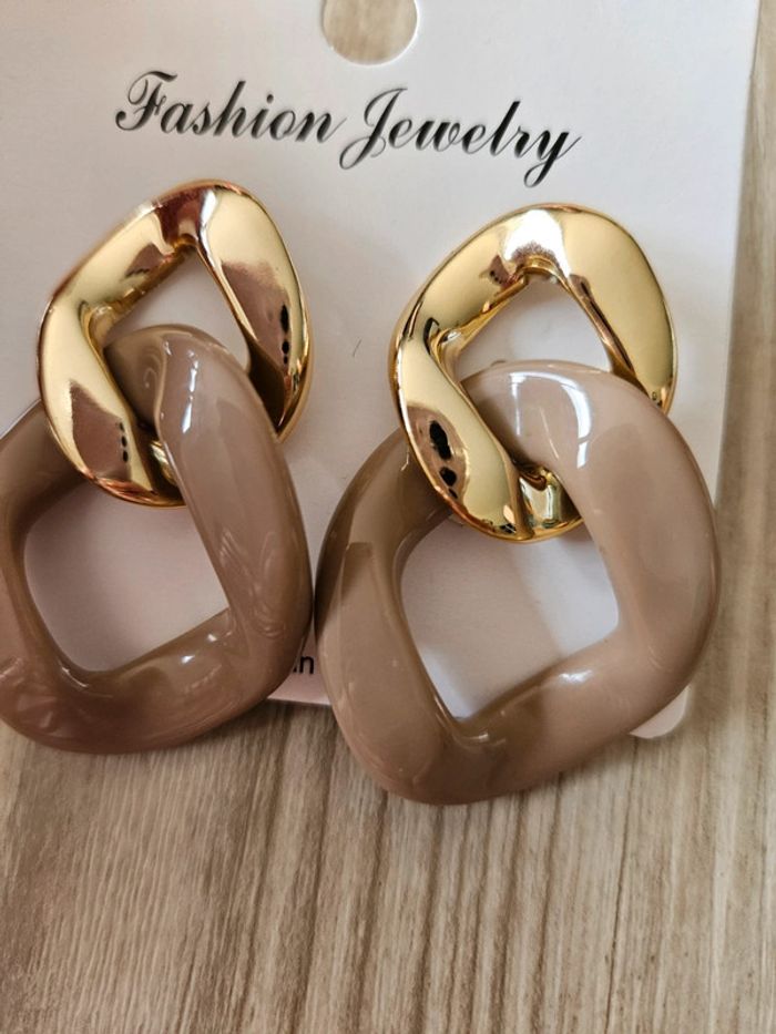 Boucles d'oreilles fantaisie neuves - photo numéro 2