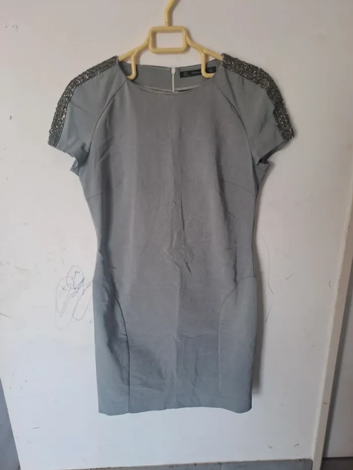 Robe près du corps gris Zara Taille L (40)
