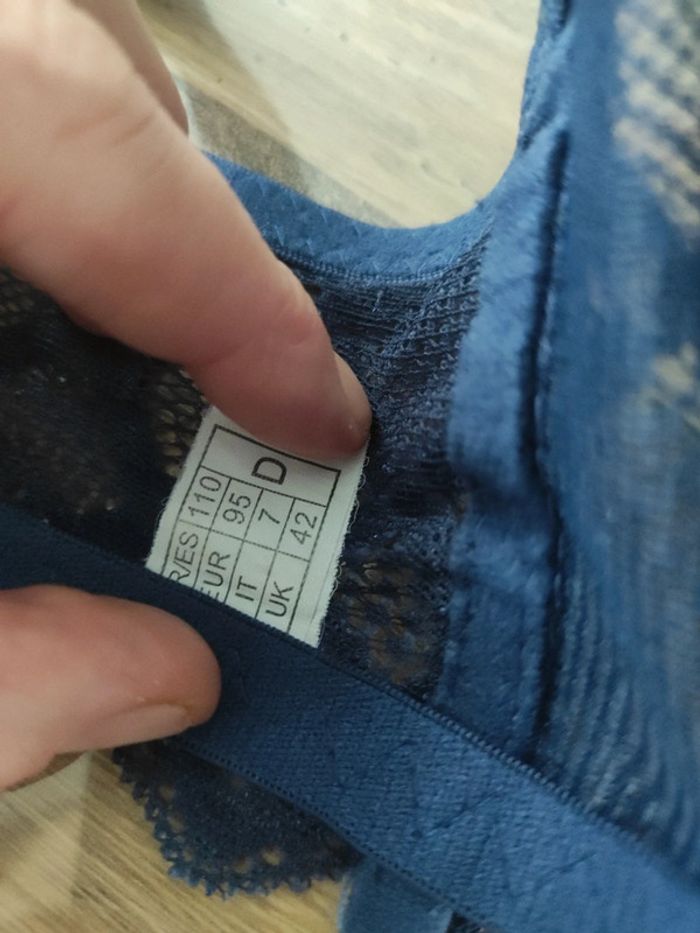 Soutien gorge bleu - photo numéro 3