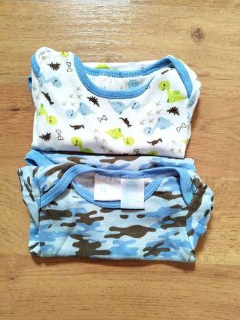 Lot de 2 bodies MC 3-6 mois