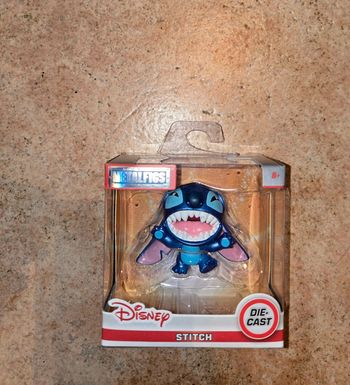 Figurine en metal Stitch neuve