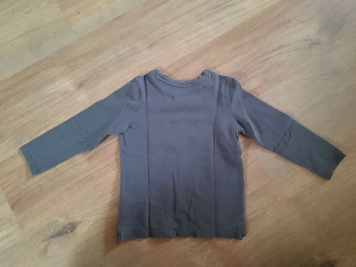 T-shirt manches longues vert kaki imprimé orange Okaïdi 4 ans - photo numéro 4