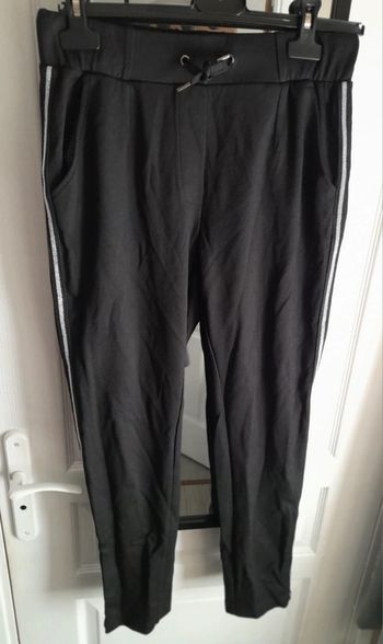 Pantalon noir liseré argenté 38/40