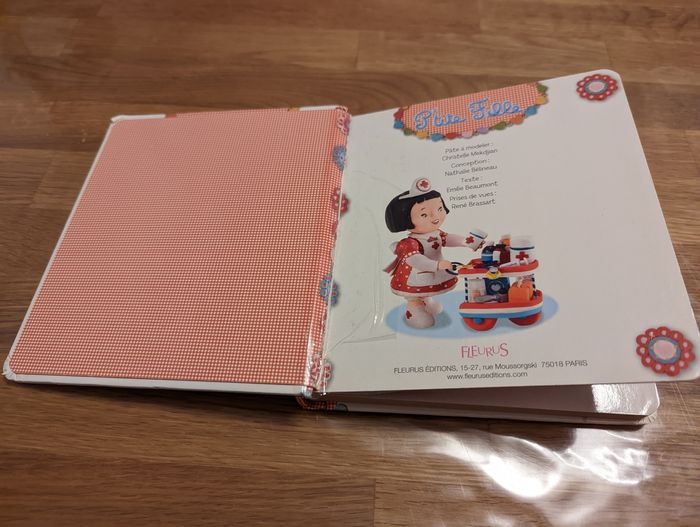 Nina va au docteur Collection p'tite fille
Livre - photo numéro 2