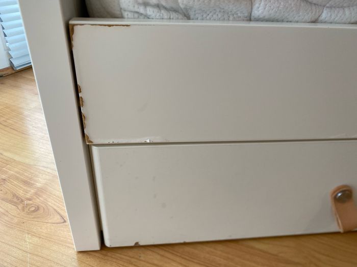 Lit enfant 60x120 + matelas 60x120 + barrière de lit + draps housses - photo numéro 4