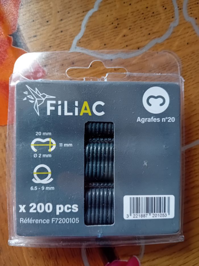 Agrafes pour grillage