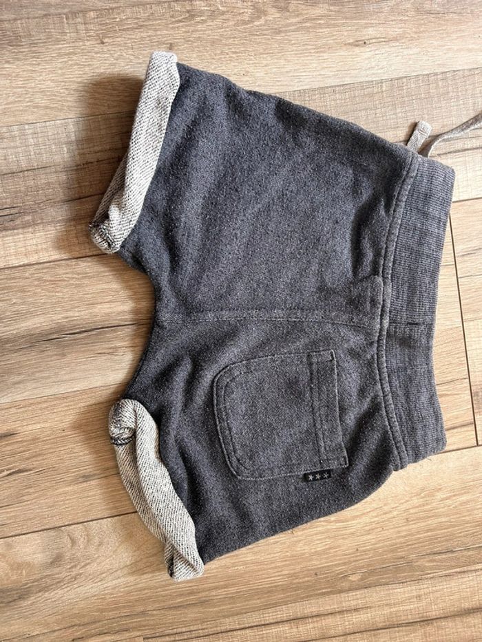 Short kiabi , 3 ans - photo numéro 5